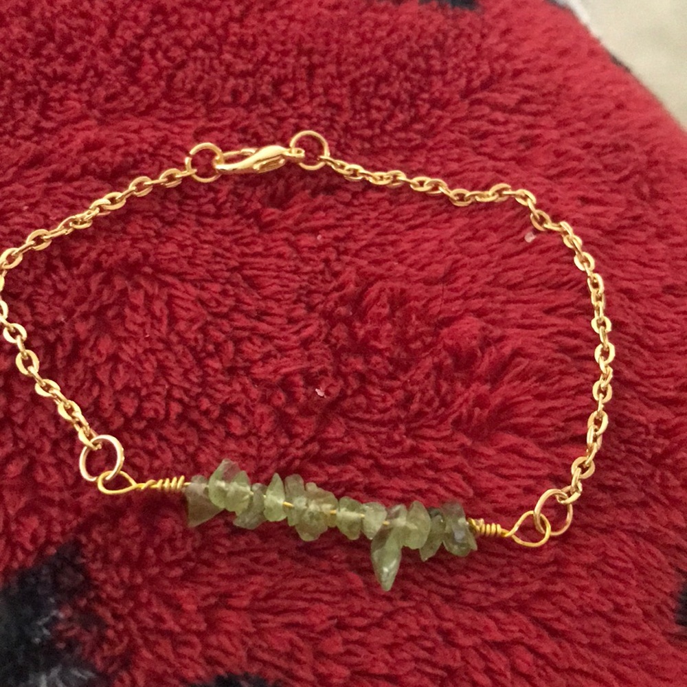 3/15💎 Gold with Green stone chip bracelet